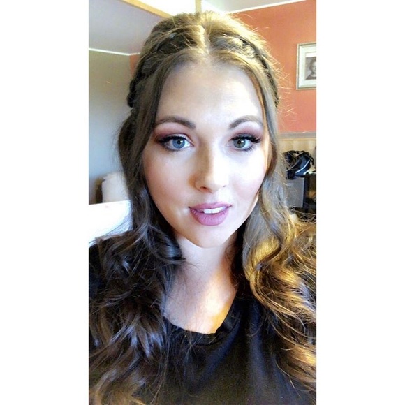 Meet your Posher, Amy - Picture 1 of 1